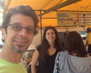 Rizza en Celso op de markt